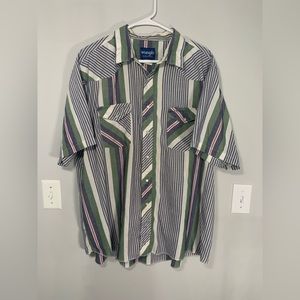 Wrangler Western Short Sleeve Pin Stripe Shirt Men’s Size L-XL.